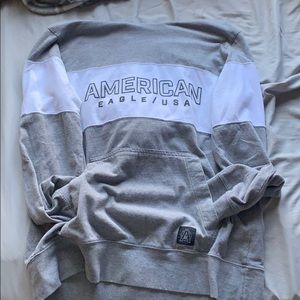 An American eagle sweatshirt